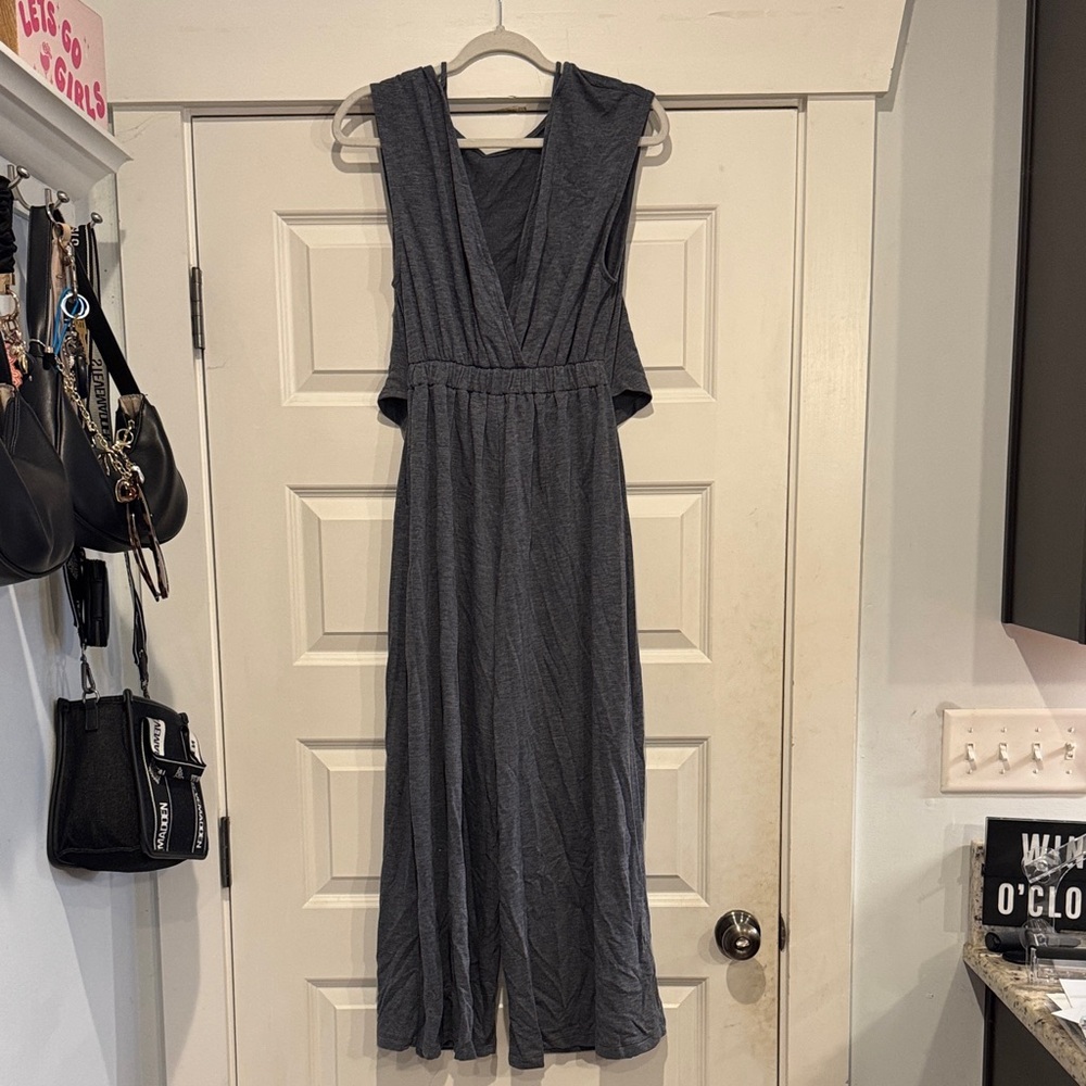 Elegant Gray Sleeveless Dress
